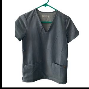 Figs scrub top grey color